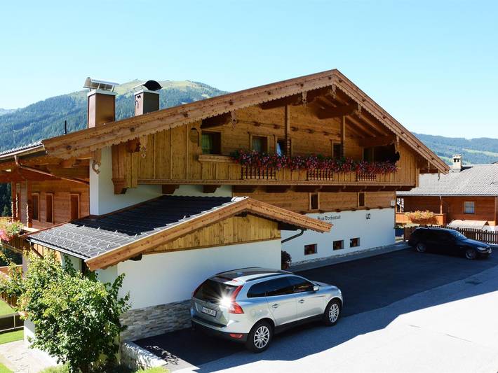 Ferienwohnung für 4 Personen, mit Balkon und Terrasse sowie Ausblick in Alpbach - 2