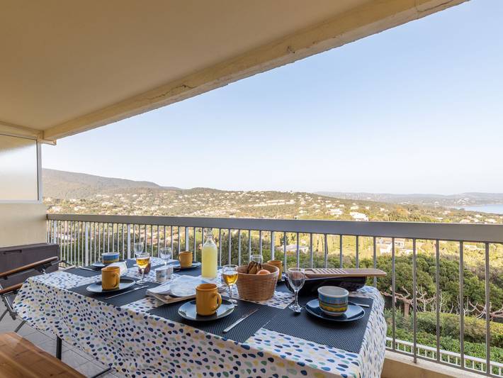 Gîte pour 6 personnes, avec terrasse à Cavalaire-sur-Mer - 2