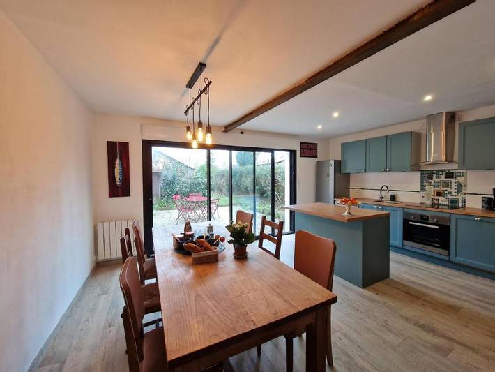 Location de vacances pour 6 personnes, avec terrasse et jardin à Carolles - 4