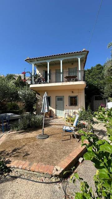 Gîte pour 3 personnes, avec jardin et vue à Koróni