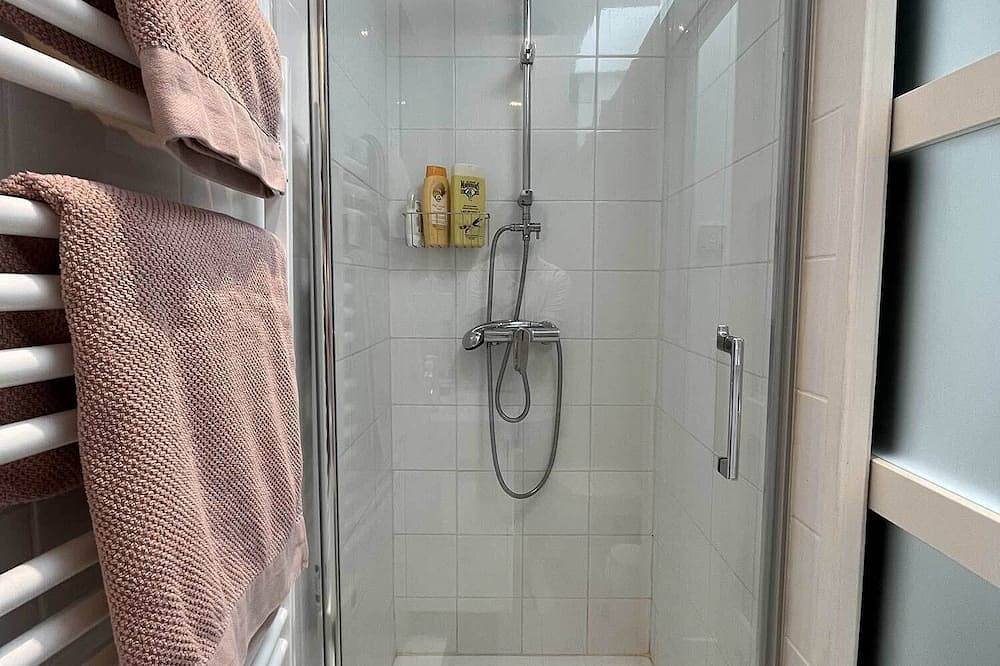 Apartamento entero, Paris studio near Eiffel Tower + Arc de Triomphe in París, Isla de Francia