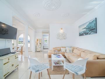Villa pour 8 Personnes dans Castelló d'Empúries, Costa Brava, Photo 2