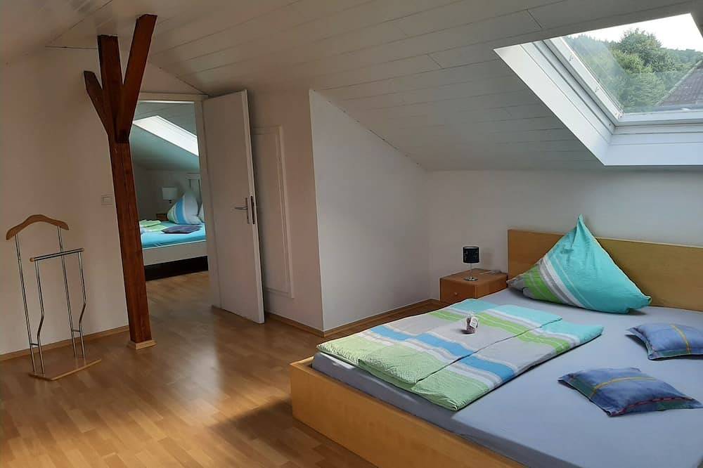 Entire apartment, Apartment \"Ziegenpeter\" (Dg = 2nd floor) with a fantastic view of the valley - Kolvenbacher Ziegenhof in Bad Münstereifel, Naturpark Hohes Venn-Eifel