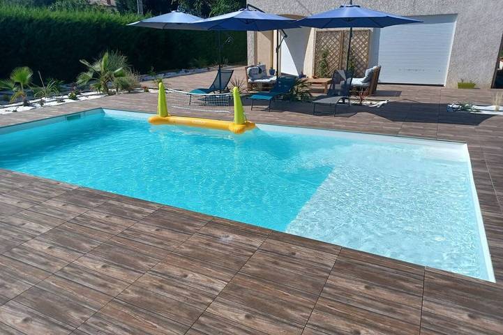 Location de vacances pour 6 personnes, avec jacuzzi et jardin dans Arthès