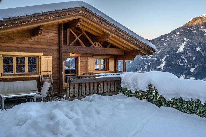 Chalet für 12 Personen, mit Sauna und Terrasse sowie Garten in Kaltenbach