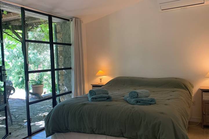 Location de vacances pour 8 personnes, avec jardin, animaux acceptés à Saint-Jean-de-Ceyrargues - 2