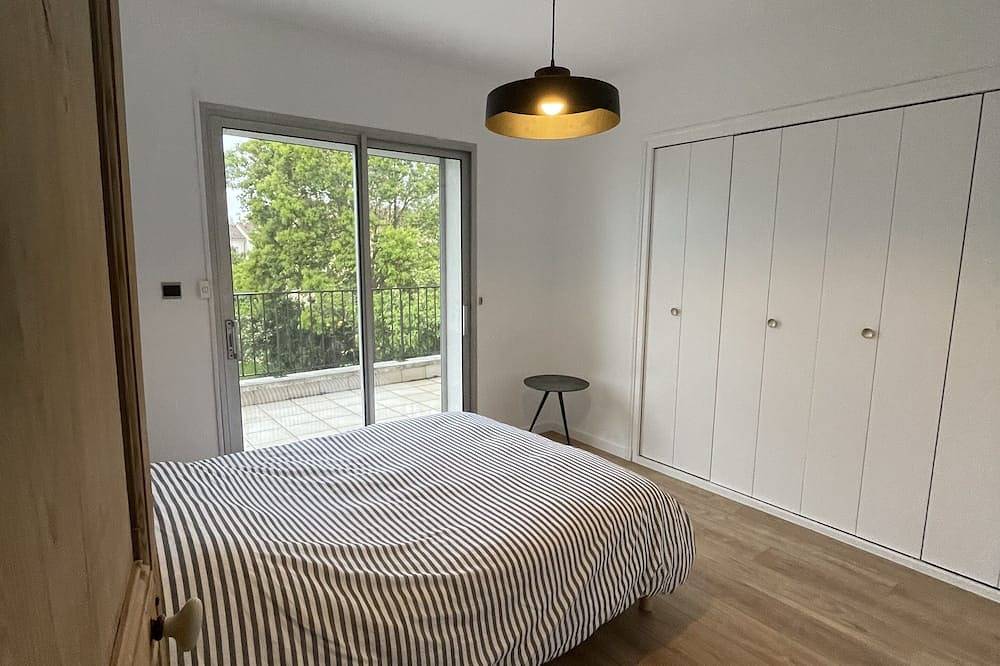 Appartement entier, Appartement 140m2, 3 chambres, à 5min des plages in Sainte-Marie-la-Mer, Côte d'Améthyste