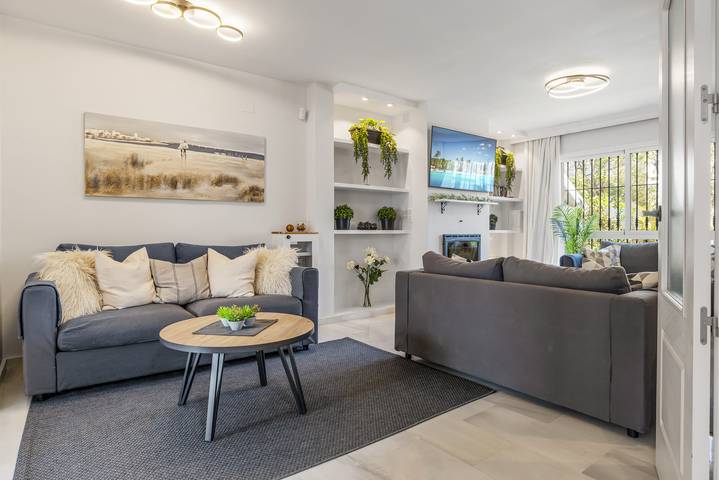 Casa Esquina in Nueva Andalucia Golf Valley, Marbella