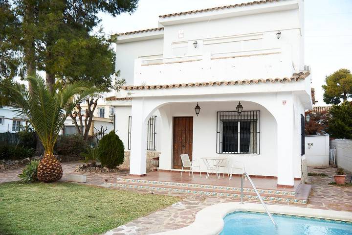 Casa de vacaciones para 7 personas, con jardín además de piscina y terraza, Se admiten mascotas - 1