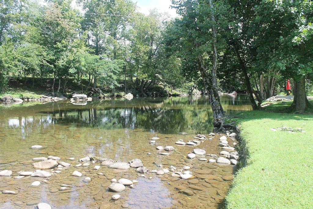 Riverfront Log Cabin 1 1/2 Meile vom Eingang des Gsm-Nationalparks in Townsend, Blount County