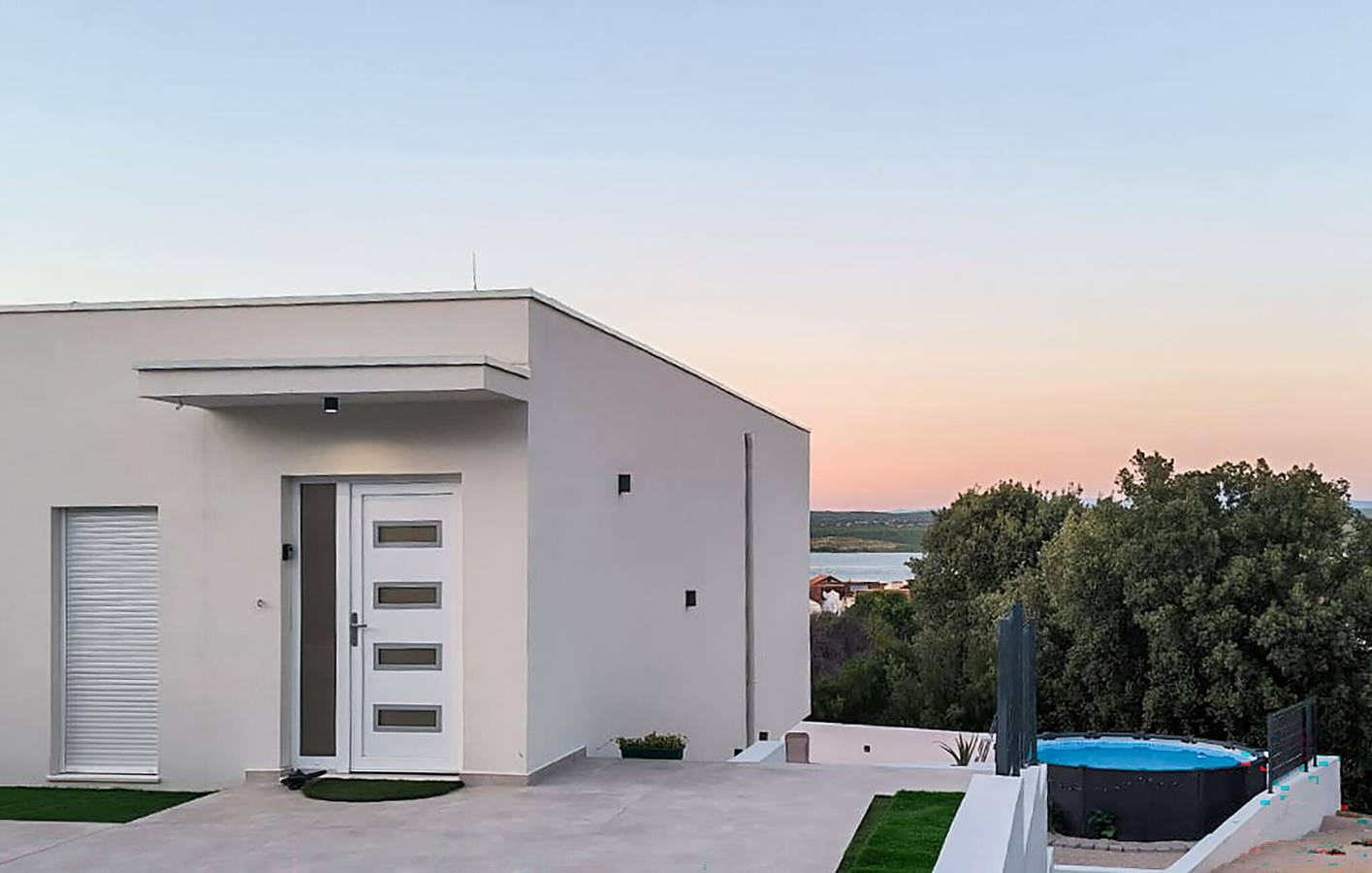 Charmante 2-Zimmer-Wohnung mit Meerblick, Terrasse und moderner Ausstattung in Raslina, Šibenik-Knin