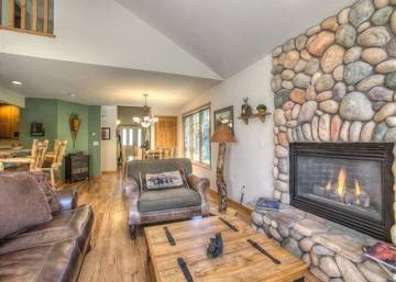 Vacation Apartment for 8 Guests in Estes Park, Larimer County, Picture 3