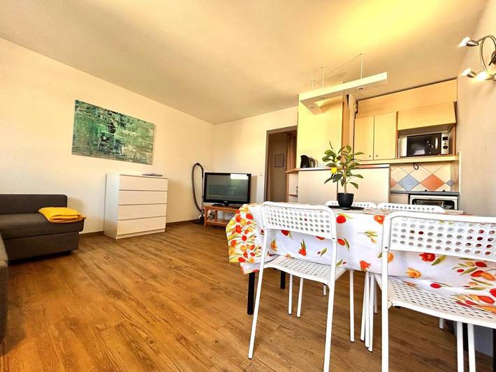 Gîte pour 4 personnes, avec terrasse, animaux acceptés dans Plage Beau Rivage Saint Raphael - 2
