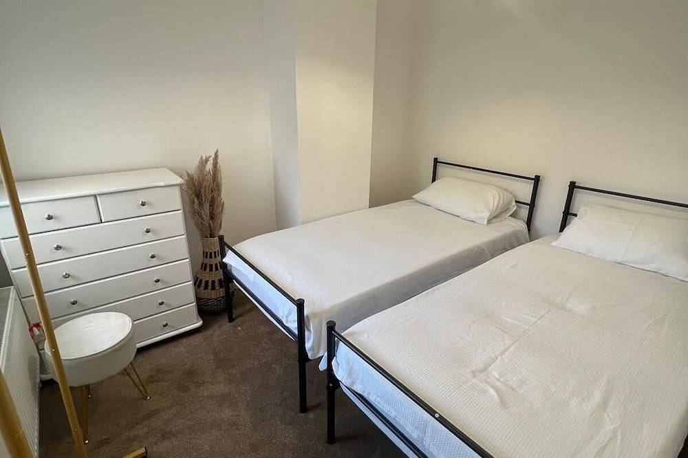 Central Home | Sleeps 5 | Free Nearby Parking in Colchester, Essex