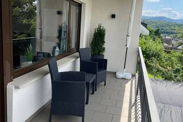 Ferienwohnung für 2 Personen, mit Balkon in Lieser