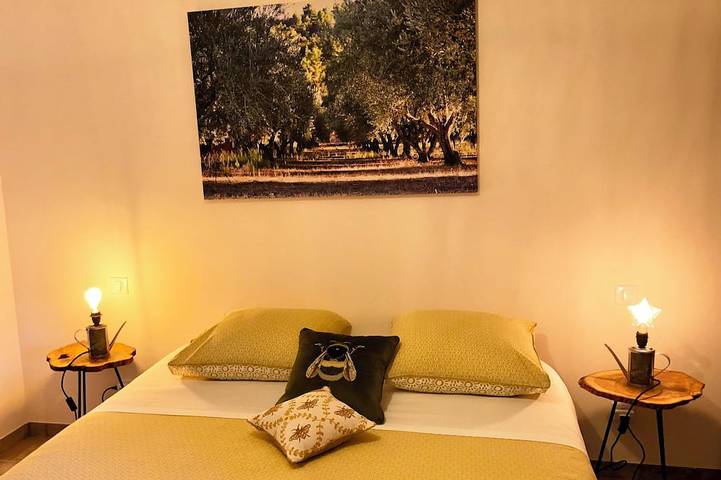 Location de vacances pour 6 personnes, avec terrasse et jardin, animaux acceptés à Vallabrix - 2