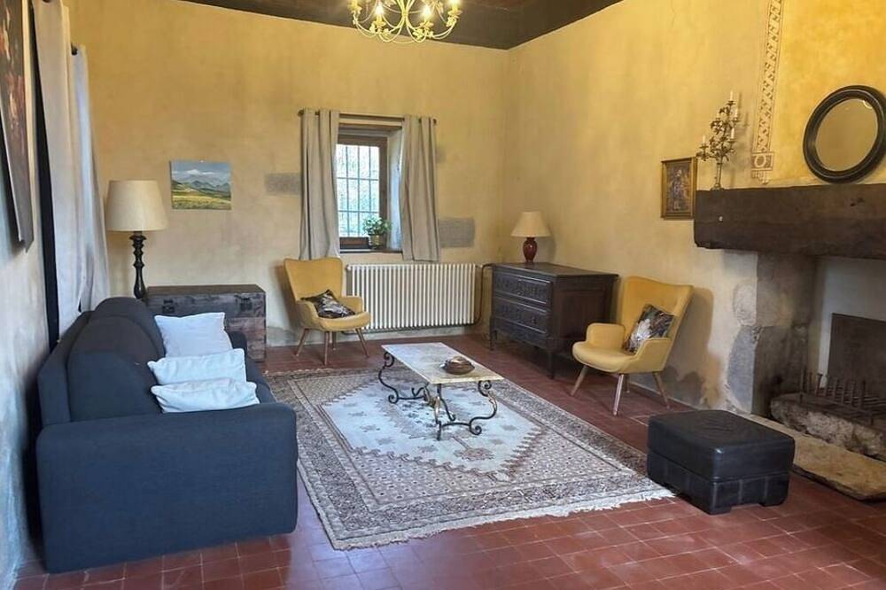 Chateau de Rivoiranche gite 9 personnes in Saint-Paul-lès-Monestier, Parc naturel régional du Vercors