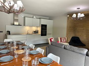 Gîte pour 10 personnes, avec terrasse dans Patinoire des Gets