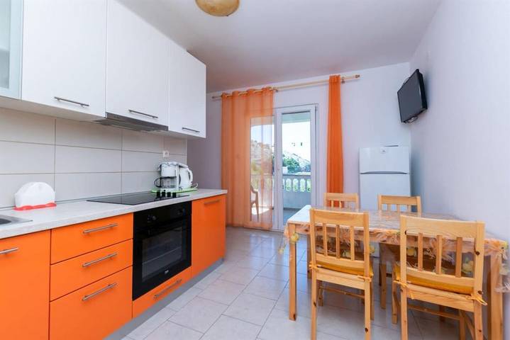 Ferienwohnung für 4 Personen, mit Balkon in Lopar