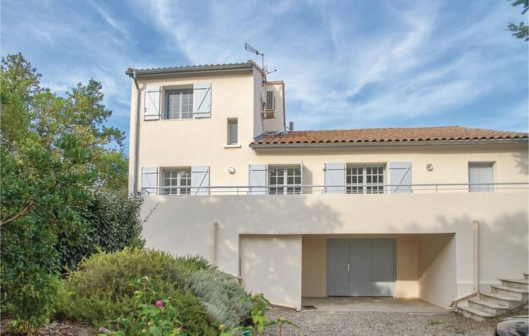 Retiro junto a la piscina: a 2,5 km de Corneilhan y a 700 m de L'Orb in Thézan-lès-Béziers, Costa mediterránea (Francia)