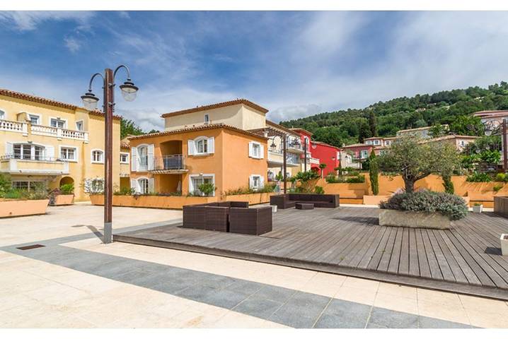 Chalet para 8 personas, con terraza además de piscina y jardín - 1