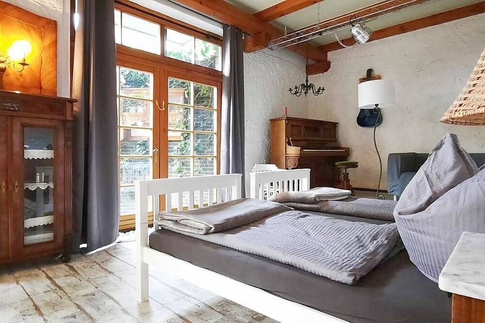 Ganze Wohnung, Romantik am See - nahe Berlin. Ungewöhnlich und verträumt mit Terrasse für Zwei in Zeuthen, Dahme-Seengebiet