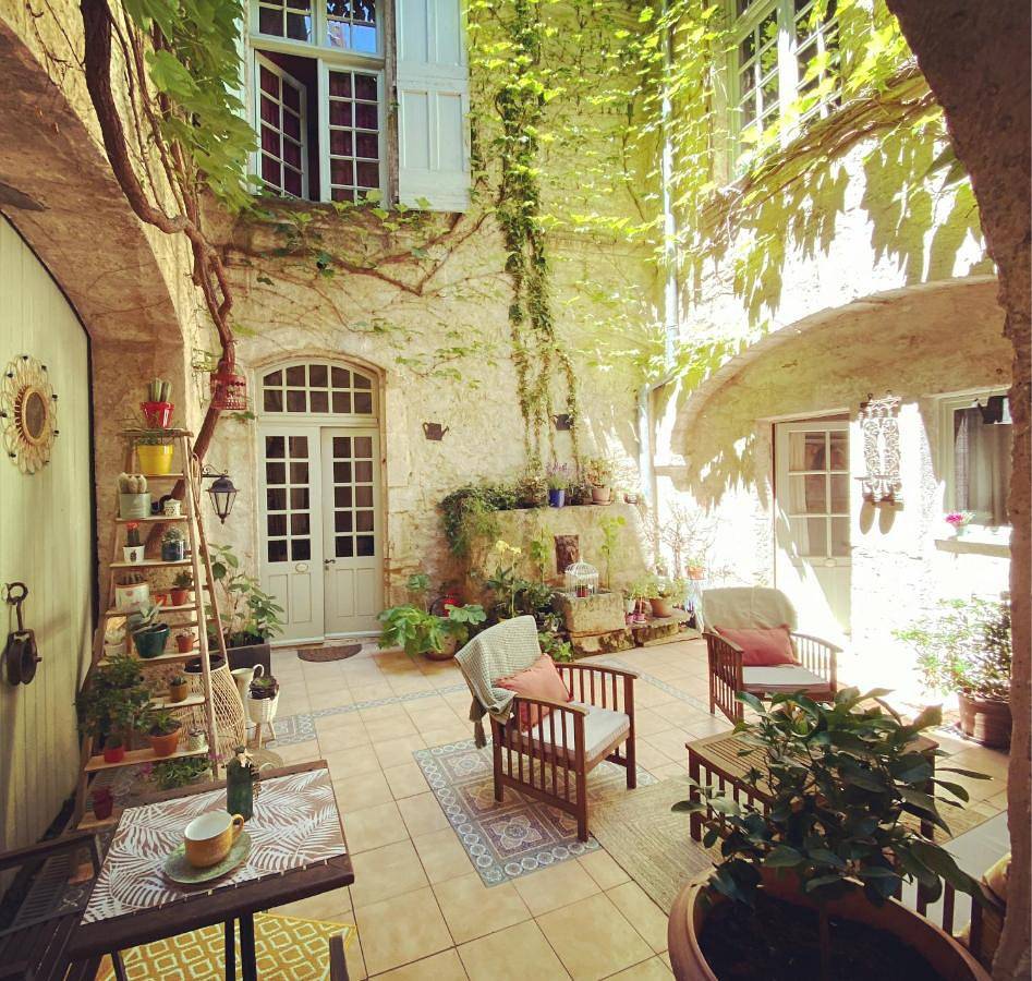Standard Suite in Pézenas, Côte méditerranéenne (France)