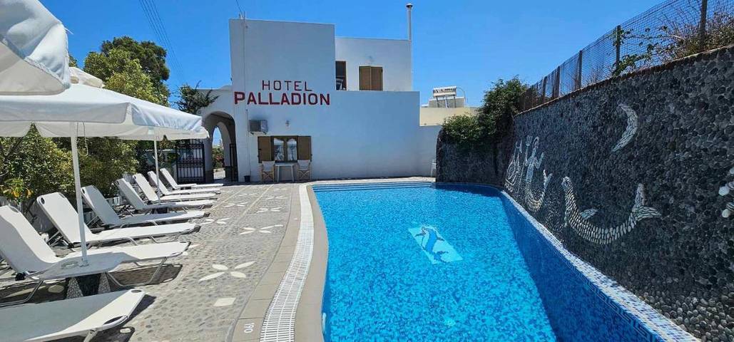 Hôtel pour 2 personnes, avec piscine et jardin ainsi que vue et balcon à Karterados