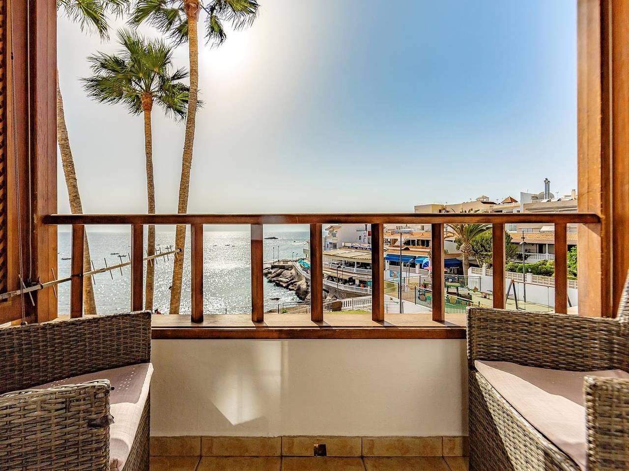 Entire holiday apartment, Lovely front line apartment in Costa Adeje - Tenerife in La Caleta, Adeje