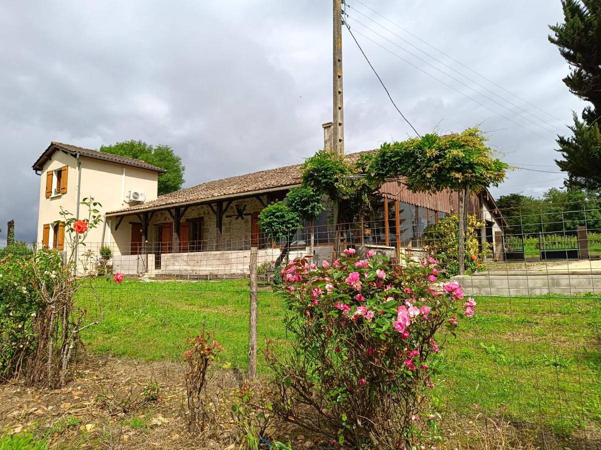 Gîte de Pagalot au cœur du vignoble in Virazeil, Région de Marmande
