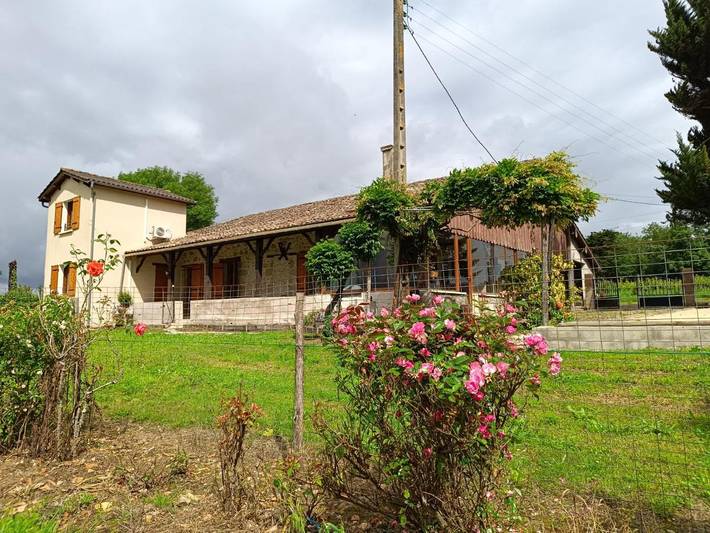 Location de vacances pour 6 personnes, avec jardin et vue à Virazeil - 2