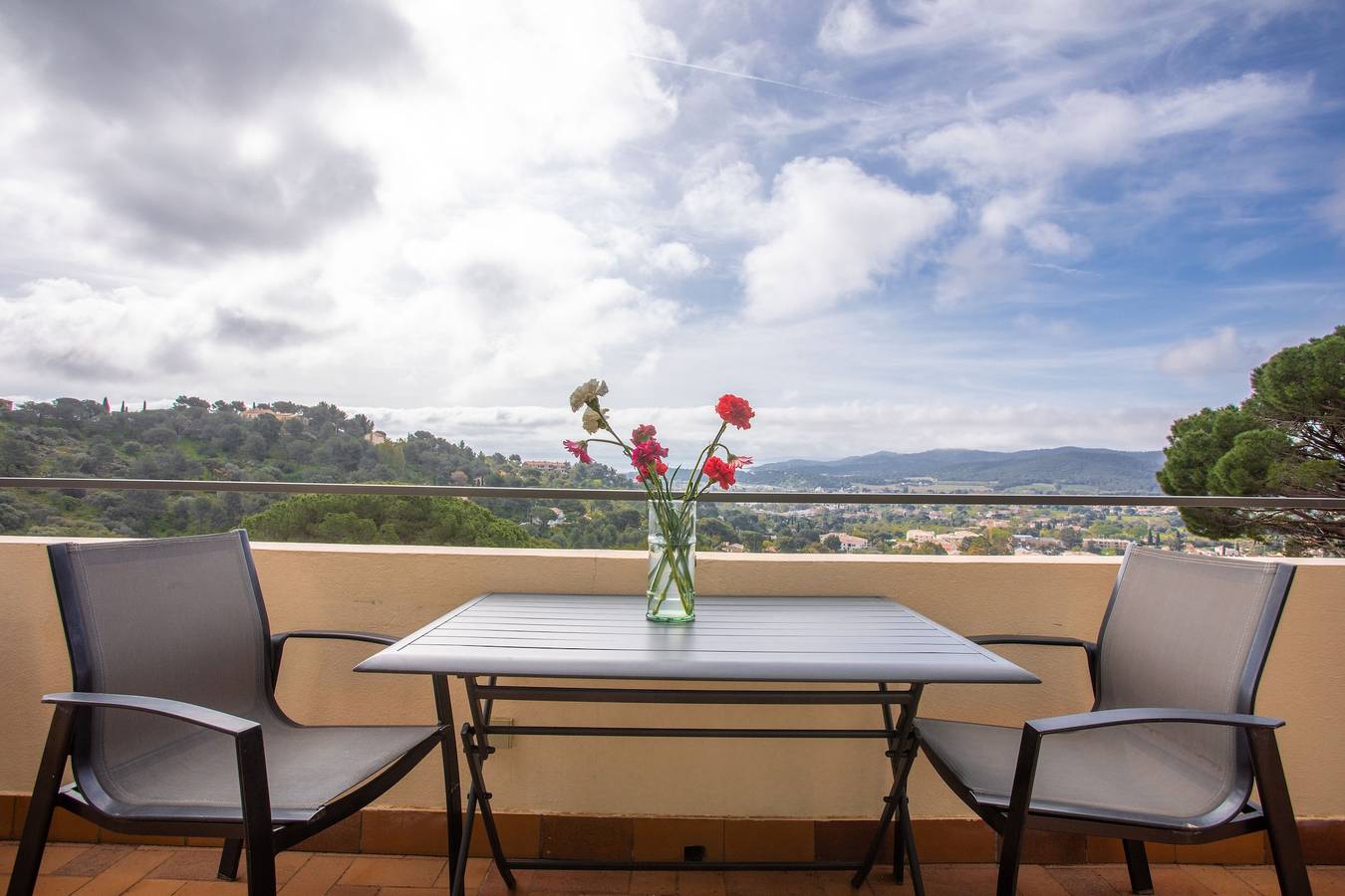 Entire apartment, Apartment 'Le Mas Berliat Studio N° 10' with Sea View, Wi-Fi and Air Conditioning in Bormes-les-Mimosas, Parc national Port-Cros