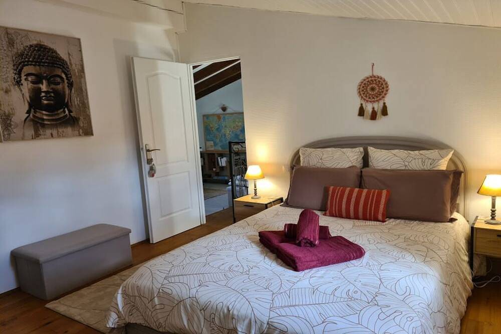 Cozy family home: private garden & parking | very quiet. 3 minutes from the Cité. in Carcassonne, Carcassonne region