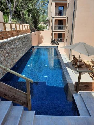 Hôtel pour 2 personnes, avec terrasse et piscine dans Miomo
