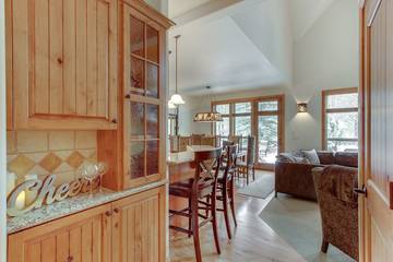 Vacation House for 8 Guests in Sunriver, Oregon, Picture 1