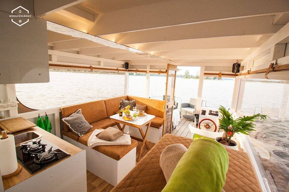 Wohlfühlboot Minka in Bad Saarow - Wohlfühlboot Hausbooturlaub in Bad Saarow, Dahme-Seengebiet