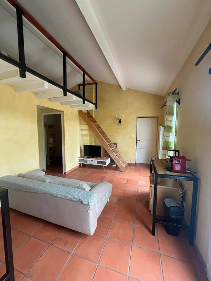 Gîte pour 3 personnes, avec jardin ainsi que terrasse et vue, animaux acceptés à Châteauvieux (Hautes-Alpes) - 3