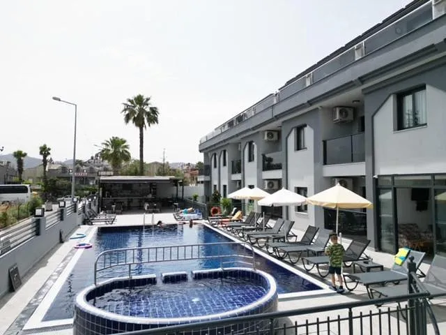 Apartmenthotel for 8 people, with pool and garden - 1