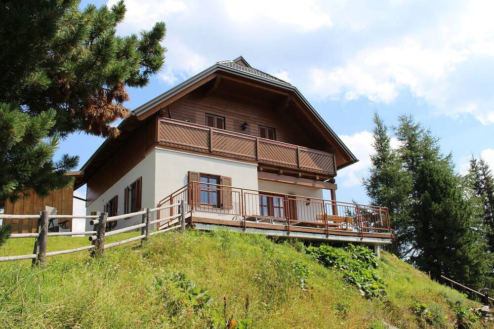 Top Ferienhaus mit 4 Schlafzimmern, Sauna, Kamin u .Internet Wlan in Reichenau (Österreich), Nockberge