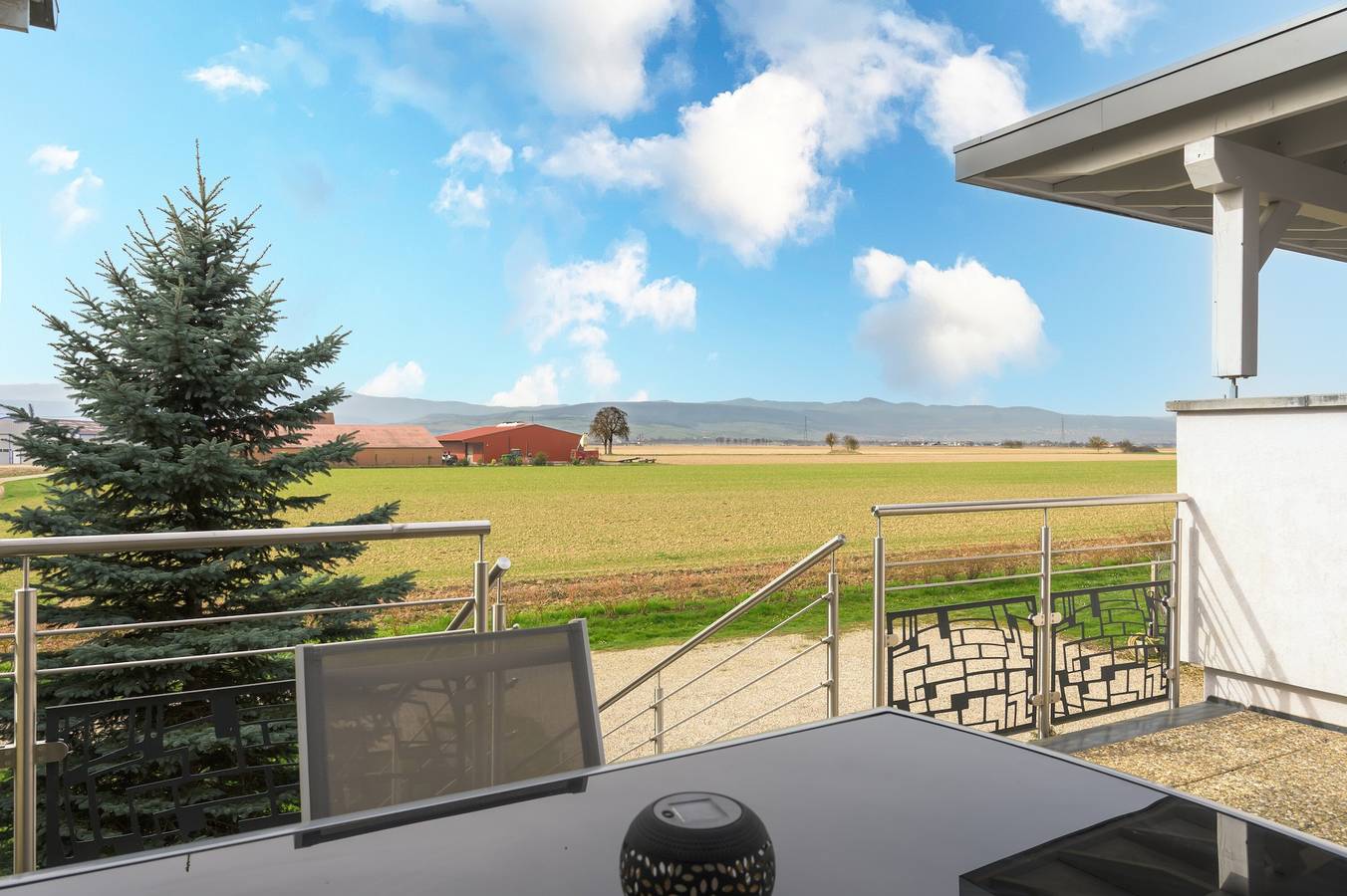 Casa vacacional 'Gîte Manala' con vistas a la montaña, balcón y Wi-Fi in Munwiller, Región de Guebwiller