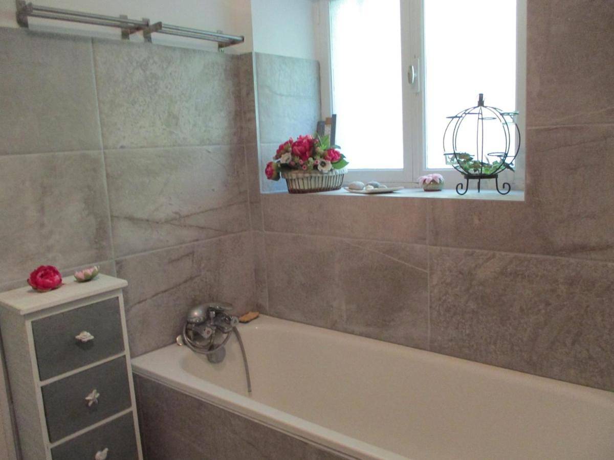 Appartement entier, Joli appartement F3 dans l'annexe du Chateau in Challes-les-Eaux, Région de Chambéry