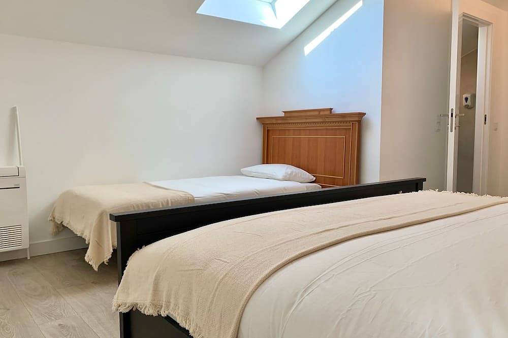 Home Out City Villa - 3 Bedrooms with bathroom in São João de Deus, Lisbon