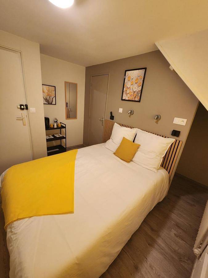 Le Croc'N Bar chambre jaune in Saint-Nicolas-d'Aliermont, Région de Dieppe