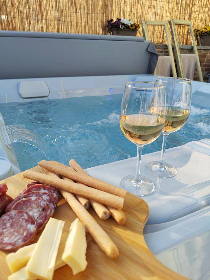 Location de vacances pour 2 personnes, avec jacuzzi ainsi que terrasse et jardin à San Damiano d'Asti - 2