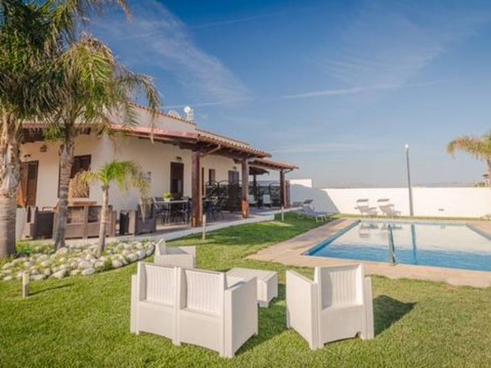 Location de vacances pour 6 personnes, avec piscine et jardin à Tre Fontane - 3