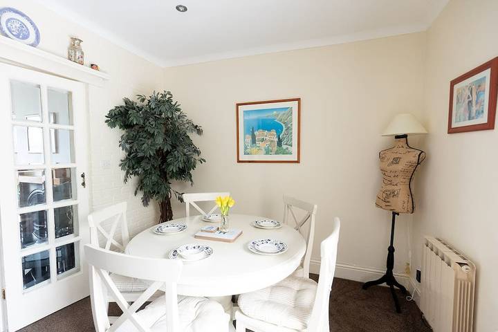 Willow Cottage, 3 Bed Cottage, Penrhyn Bay in Penrhyn Bay, Conwy region