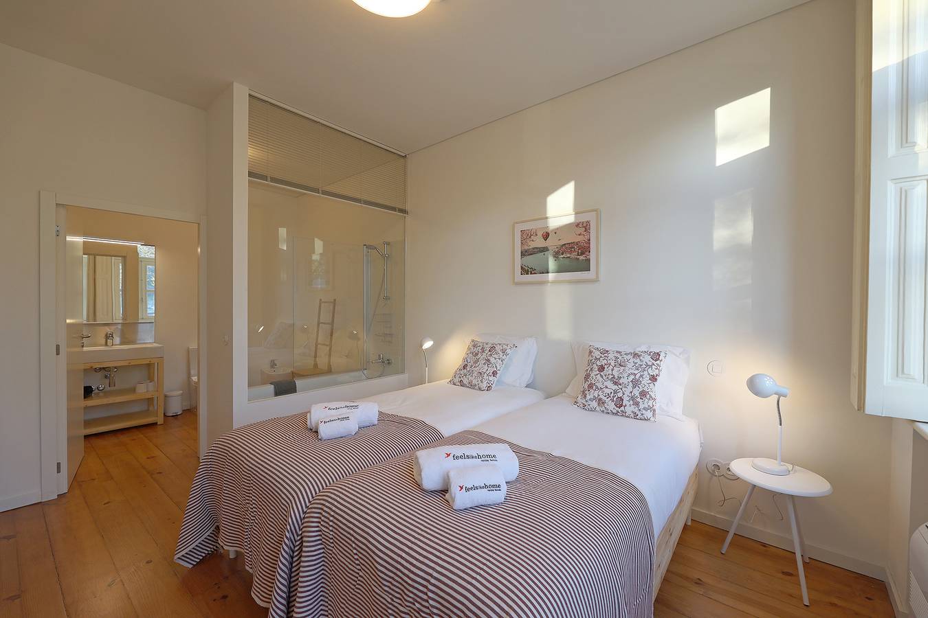 Entire apartment, Holiday apartment for 4 people in Massarelos, Porto