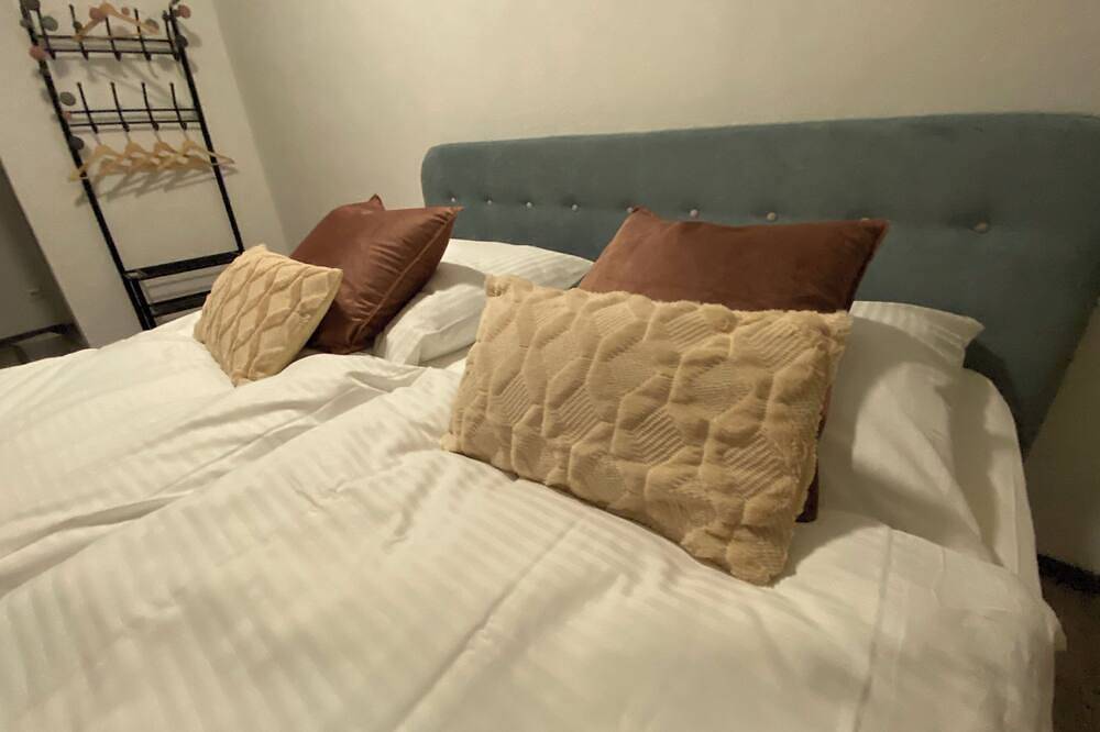 Ganze Wohnung, Modern & Zentral in der City I Küche I Waschmaschine I Balkon I für Firmen ideal in Stuttgart-Mitte, Stuttgart