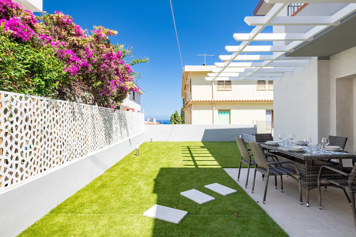 Ganze Wohnung, Appartamento Prato al Mare mit Garten, Klimaanlage und Wlan in Cala Gonone, Dorgali