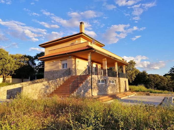Albergue para 4 personas, con Terraza y Jacuzzi además de Jardín y Piscina en Castilla-La Mancha